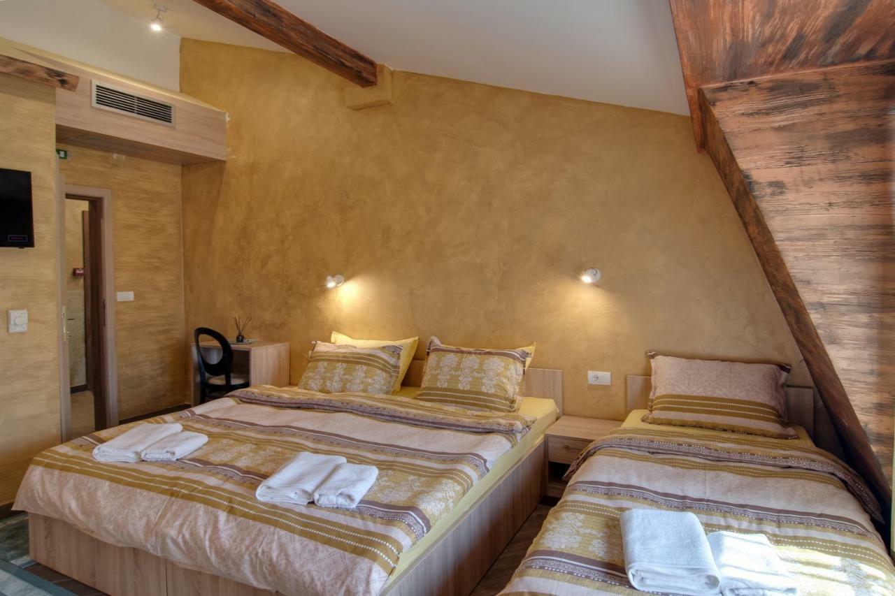 Каштел Pancevo Hotel Kültér fotó